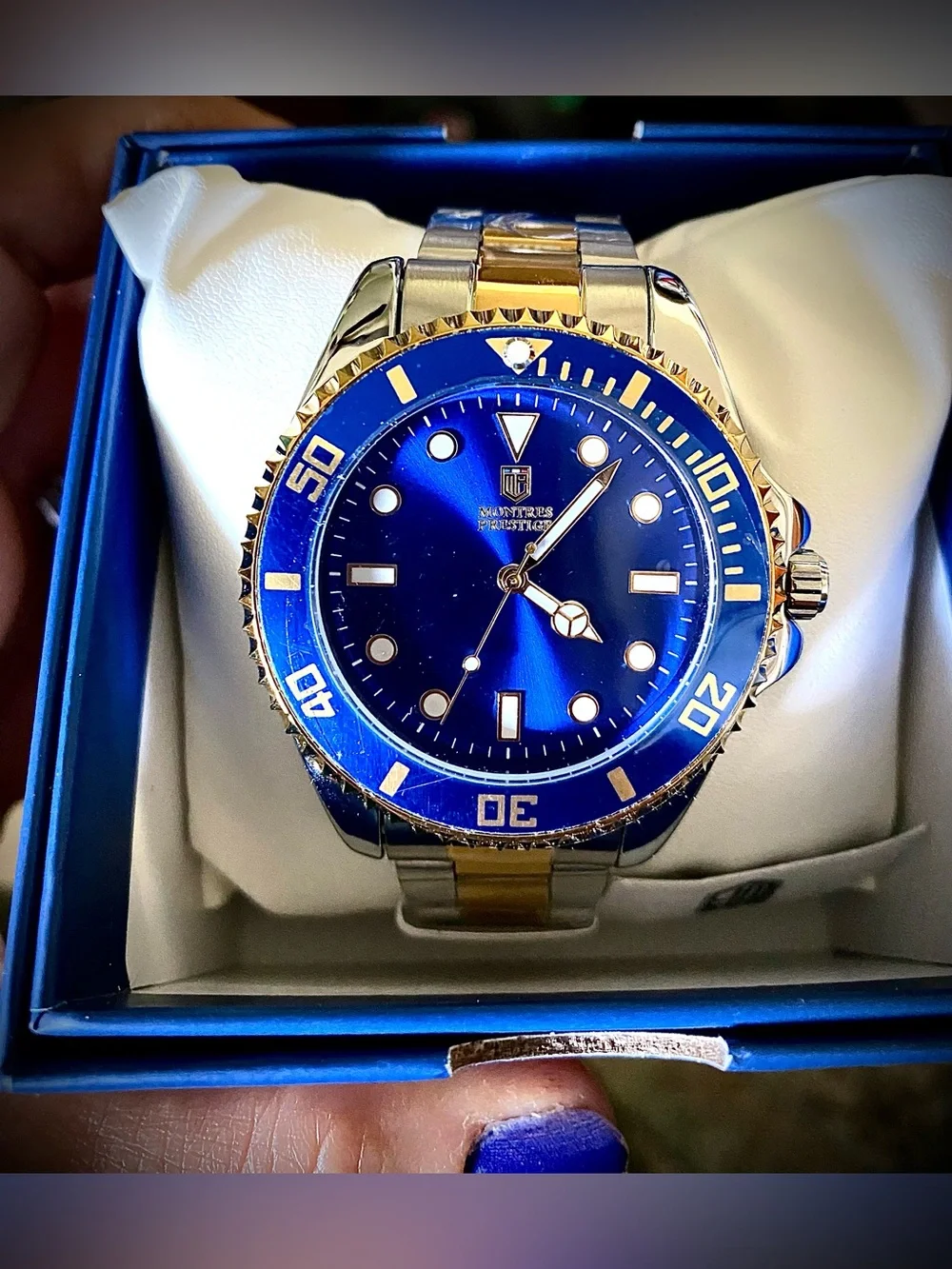 New in Box Mens Two-Tone Blue Dial Waterproof Diver Watch